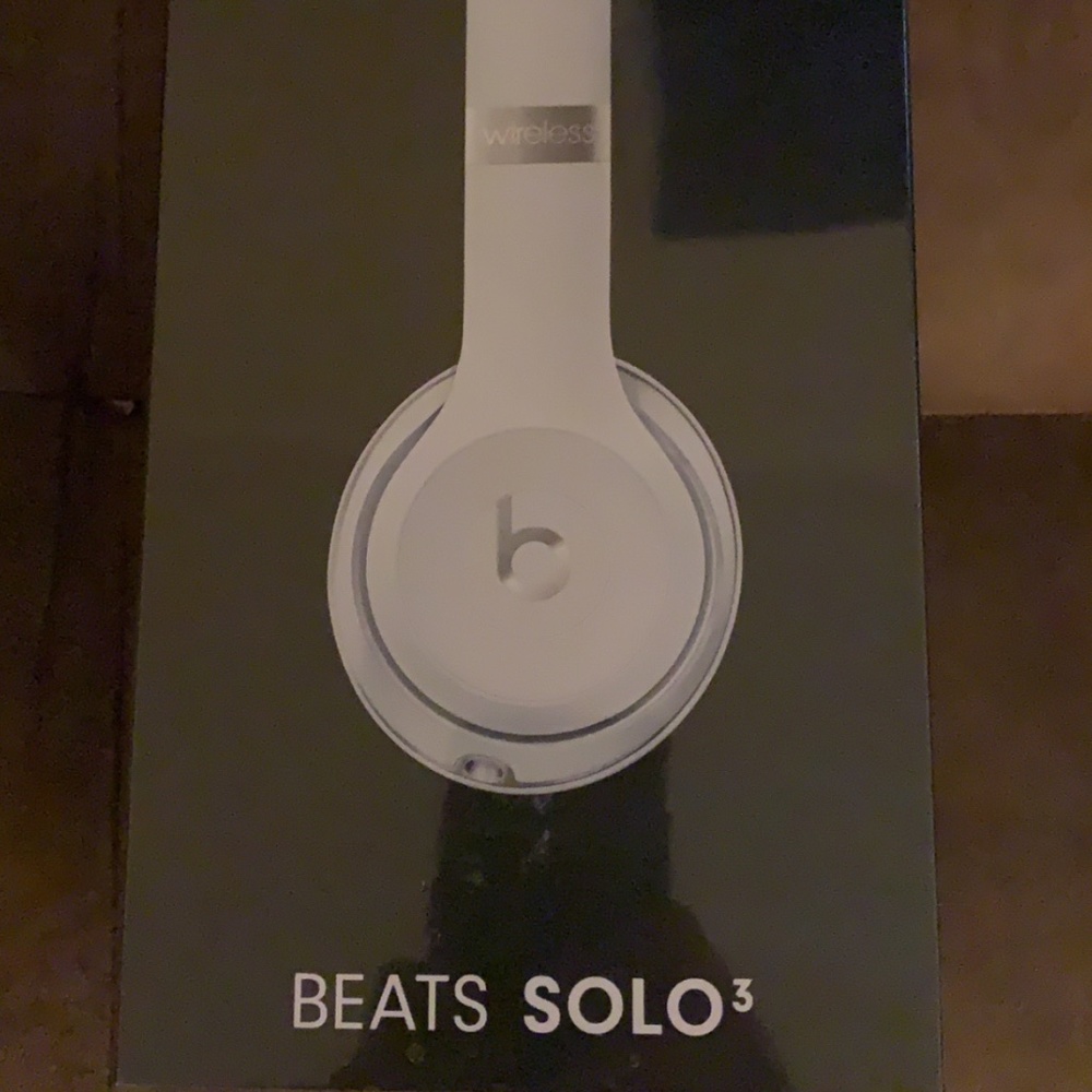Beats Solo 3 Wireless by Dr. Dre